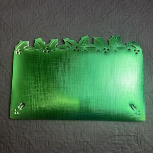 Deluxe Imports Christmas “HOLLY”Placemats Holidays Set Of 6 Metallic Green USED